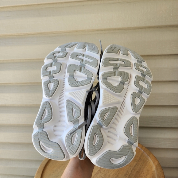 Hoka One One women's Gaviota 5 wide sneakers size 7 - Picture 8 of 12